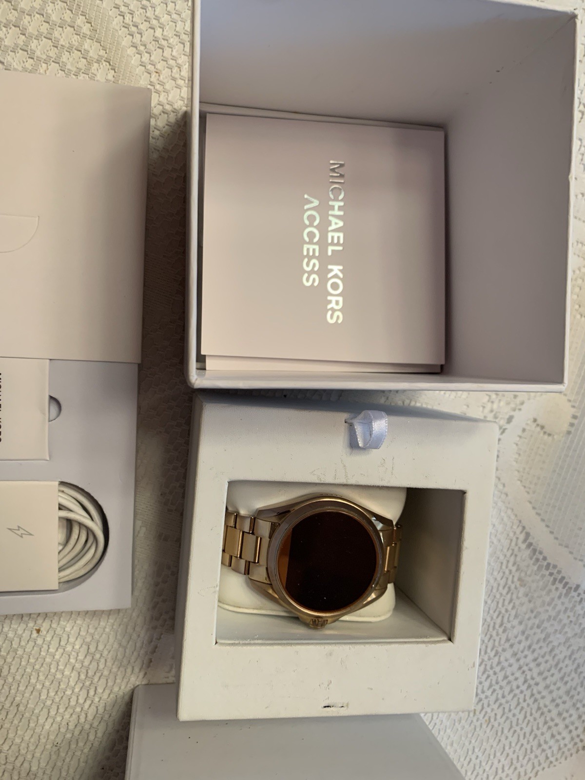 Michael Kors Access Touchscreen Rose Gold Bradshaw Smartwatch Mkt5004