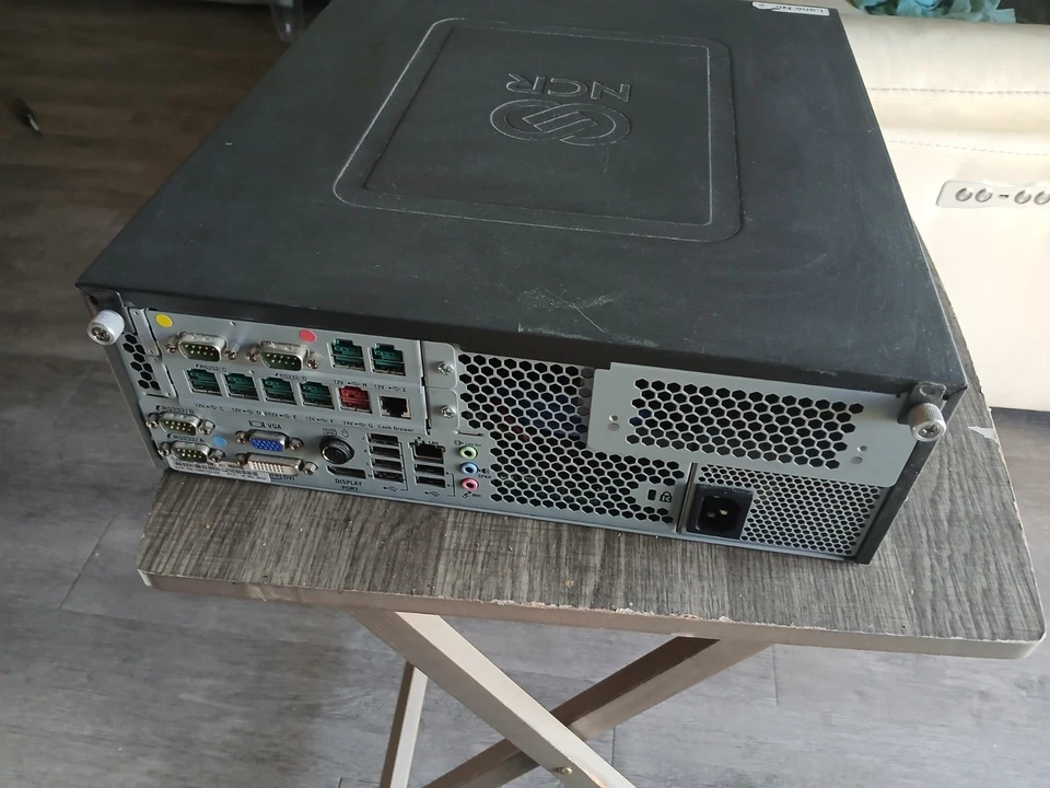 Terminal de computador Ncr 7606-1009-8801 Pos PC sistema de caixa classe de dinheiro 7606 160gb - Imagem 2 de 3