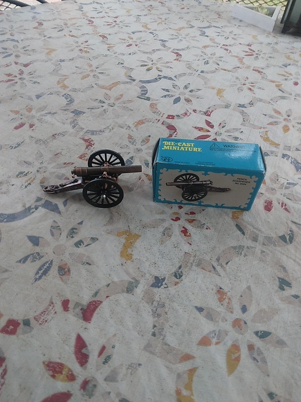 Vintage Antique Finish Die-Cast Metal Miniature Cannon Pencil Sharpener