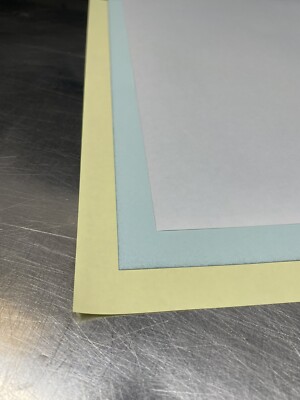 A4 3-teilig NCR Carbon weniger Papier Dreifach Weiß-Blau-Gelb X 50 Sets