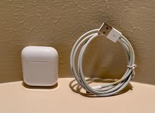 APPLE 1ST GEN AIRPOD CHARGING CASE A1602 CASE ONLY W/ LIGHTNING CABLE USED
