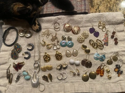Lot of Vintage To Modern Costume Jewelry 35 Pair Earrings, 1 Necklace, Bracelet