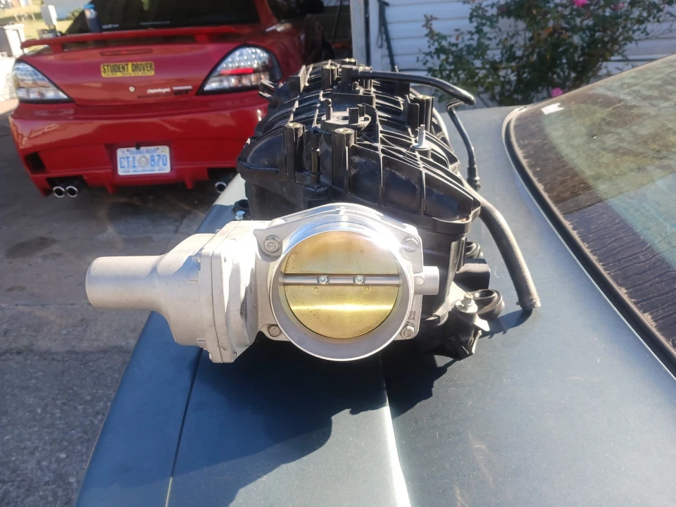 GMC Yukon Denali 2012 colector de admisión de 6,2 L con carrocería de acelerador de 6 pines estilo LS7 nueva Foto 2 de 4