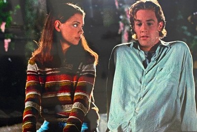 Abercrombie Sweater ASO Joey Potter aka Katie Holmes on Dawson s Creek in S1, E4