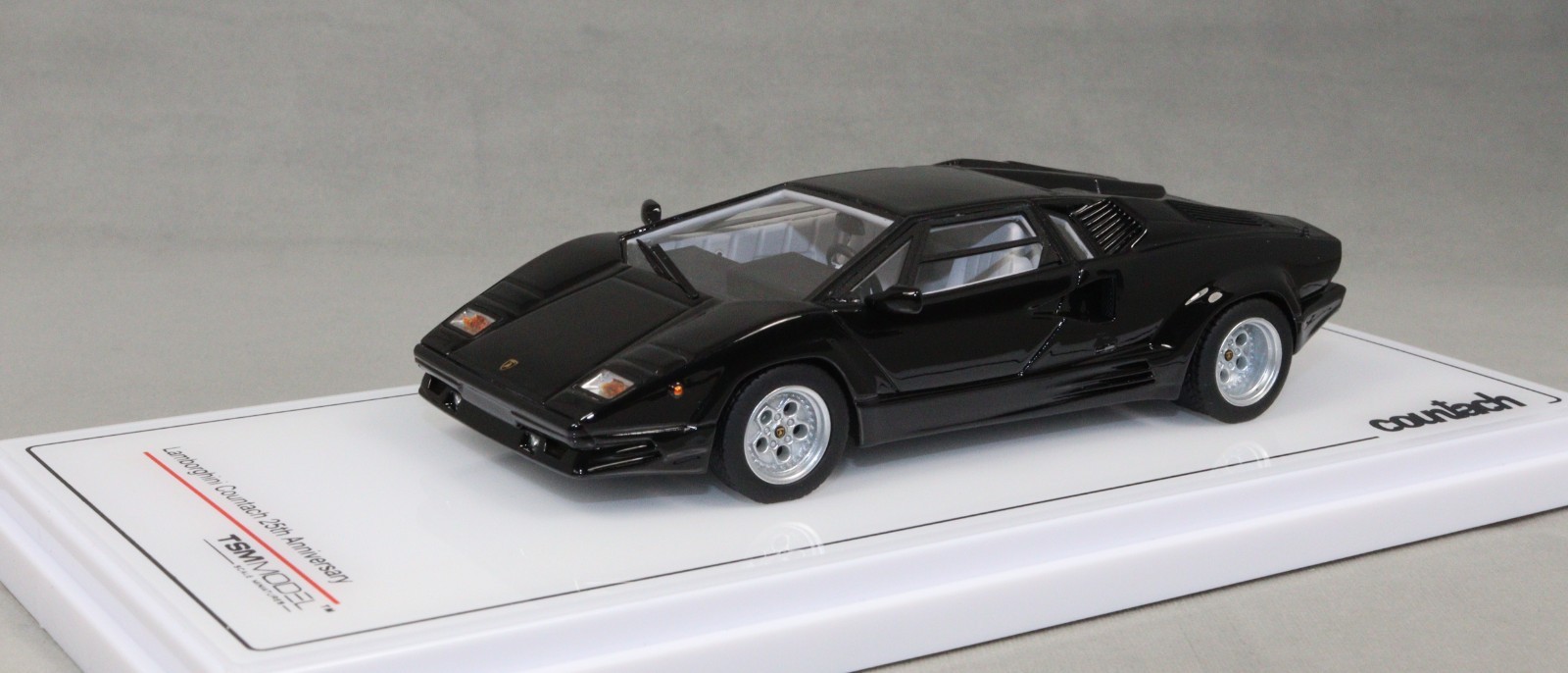 Truescale Lamborghini Countach 25th Anniversary in Black 1989 TSM430657 1/43 NEW