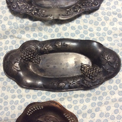 Antique Trays ● Lot of 6 ● Ornate ● All Metal - Picture 4 of 11