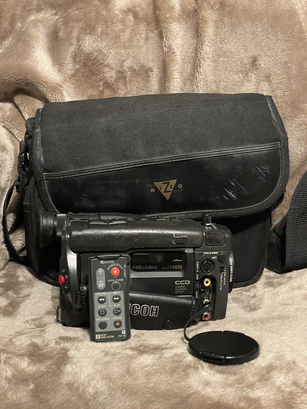 Ricoh R-18H Hi8 Video Camera Recorder W/ Controller And Battery