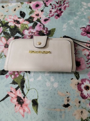 michael kors beige wallet