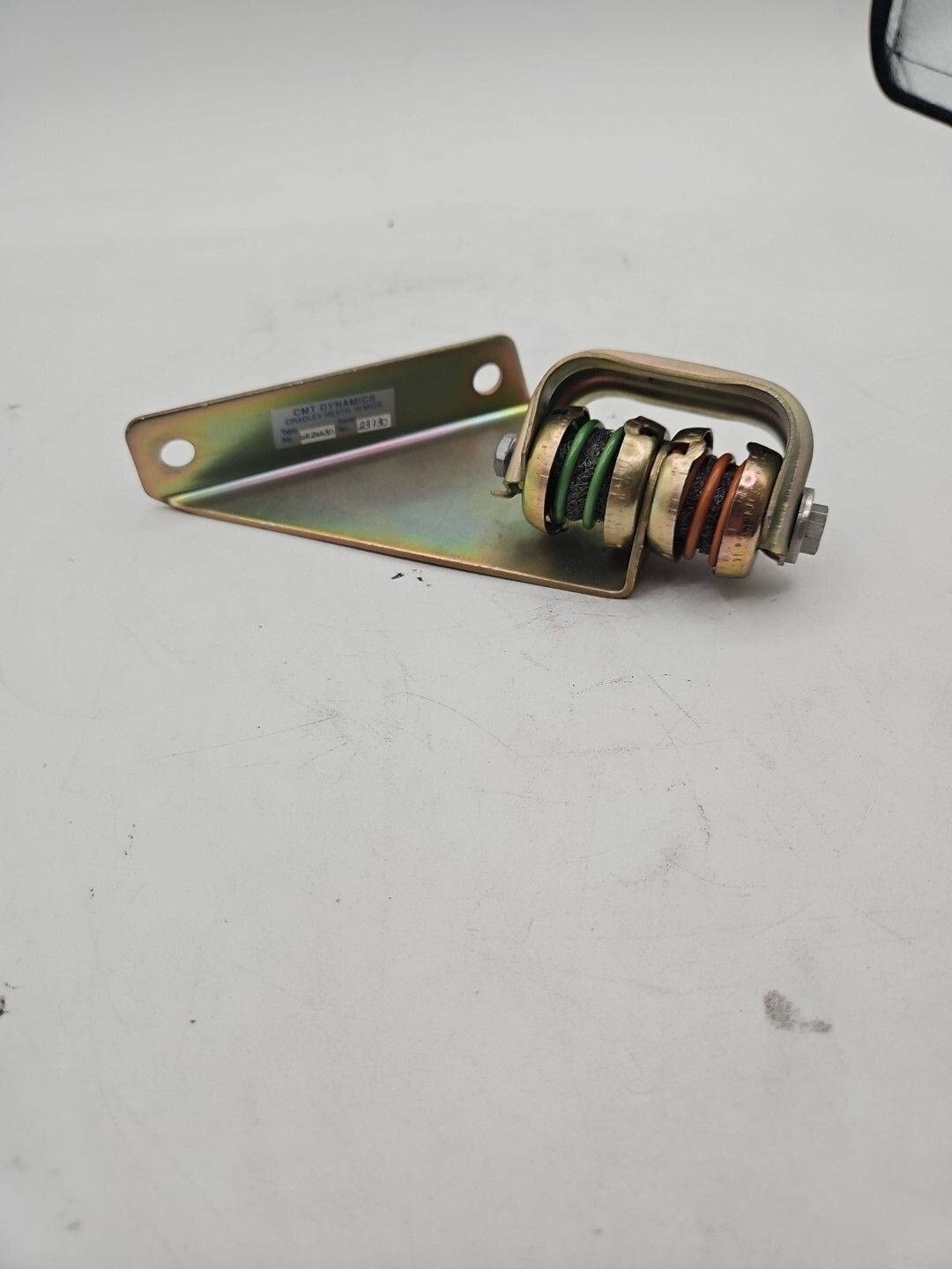 BENTLEY RIGHT REAR SILENCER EXHAUST HANGER - UR26630