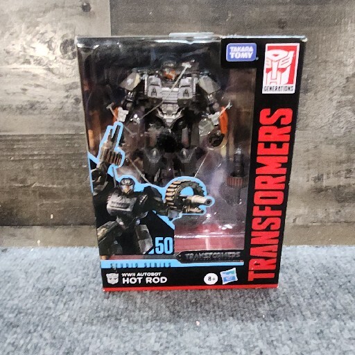 Hasbro Transformers Studio Series 50 Deluxe Class WWII Autobot Hot