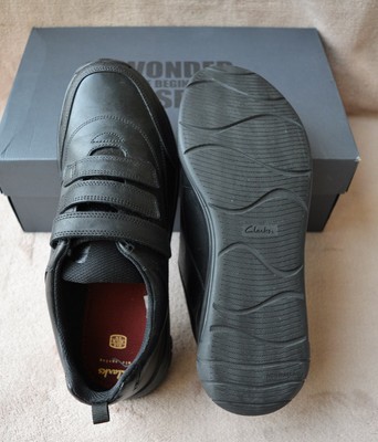 clarks hula thrill youth