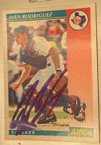 1992 Ivan "Pudge" Rodriguez  Autographed Score 92 MLB Baseball Trading Card