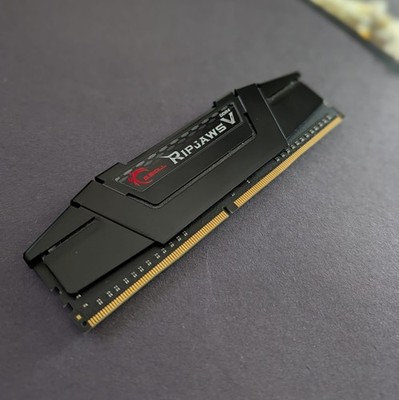 G.Skill PC RAM kit Ripjaws V F4-3200C16D-16GVKB 16 GB 2 x 8 GB DDR4 RAM 3200 MHz