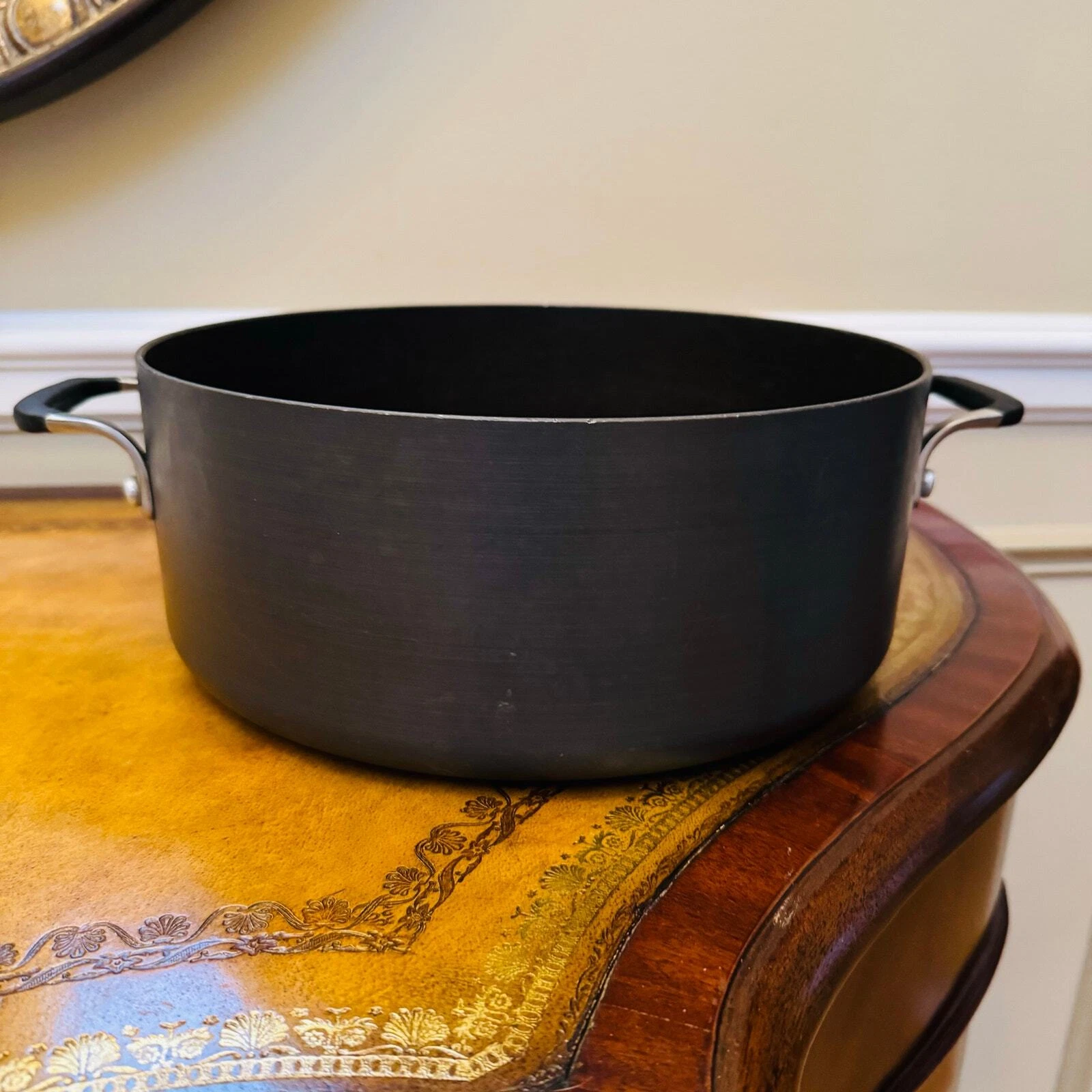 Calphalon 8787 Hard Anodized Nonstick 7 Qt Black Dutch Oven Without Lid Stockpot