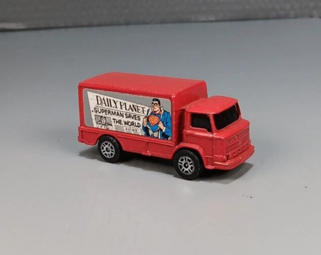 Camión de reparto Corgi Juniors Superman Leyland Terrier Daily Planet de colección Foto 2 de 4