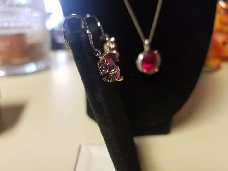 JUEGO DE JOYAS RUBÍ AUTÉNTICO CULTIVADAS EN LABORATORIO EN PLATA DE LEY 925 Foto 4 de 4