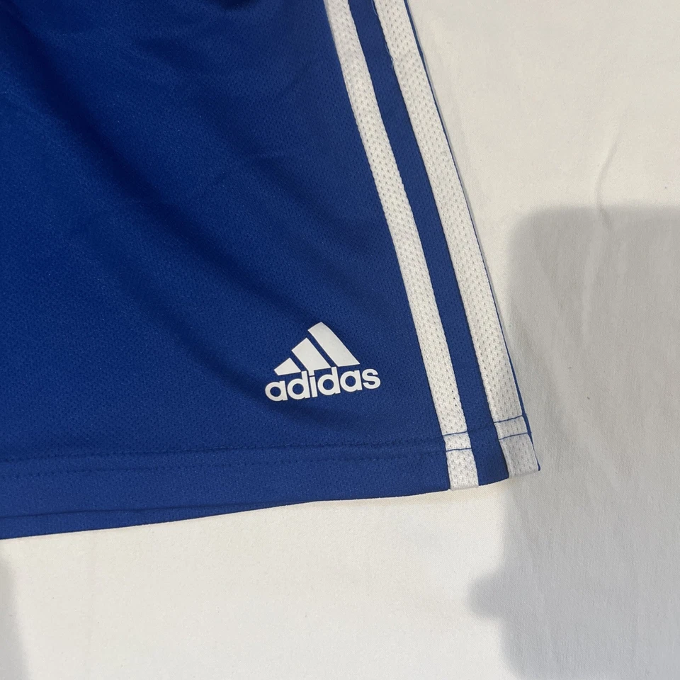 Pantalones Cortos Atléticos Adidas Juveniles Medianos Azul, Rayas Blancas 100% Poliéster Usados en Excelente Condición Foto 3 de 4