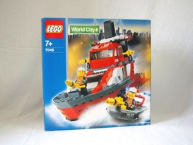 LEGO City Fire Command Craft 7046 257 Pcs 3 Minifigs 2003 New Sealed from Japan