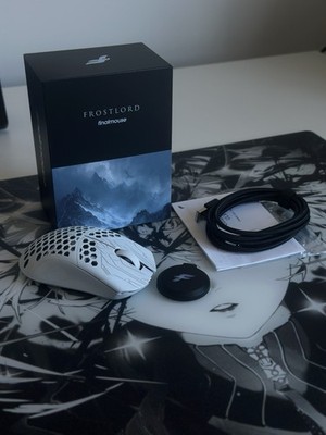 Finalmouse ULX Frostlord Small