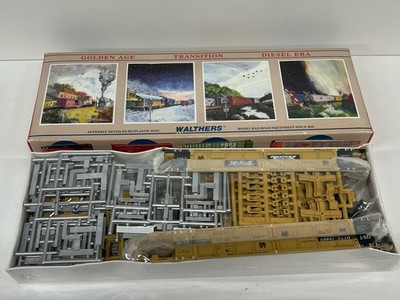 Walthers HO Scale 305' THRALL 5-unit Articulated Double Stack Car 932-3975 TTX