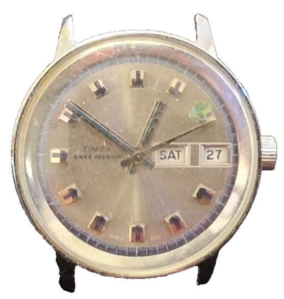 VINTAGE TIMEX DAY-DATE WATER RESISTANT WATCH PIECE BROKEN FOR PARTS OR REPAIR NR