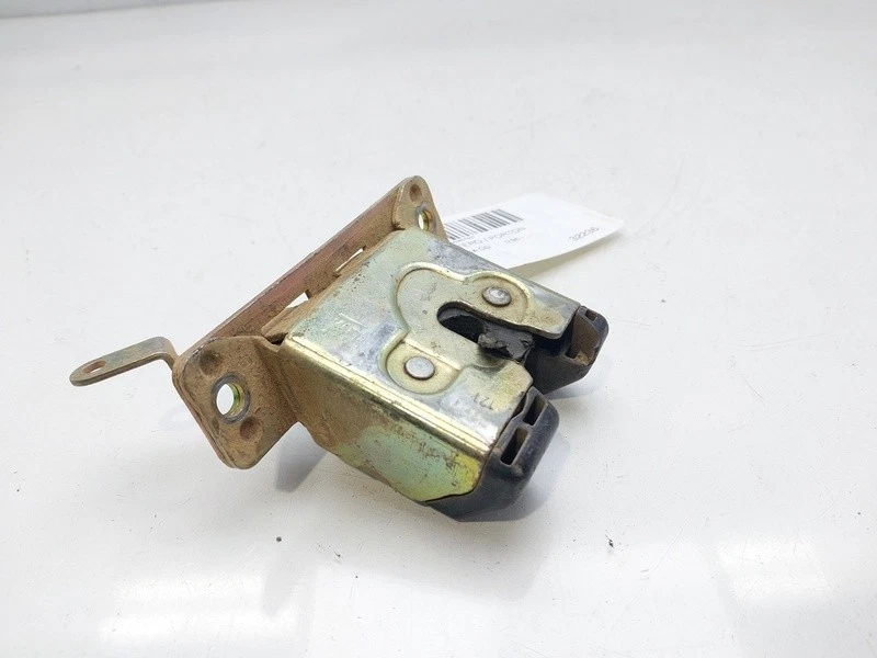 90457255 cerradura maletero portón para OPEL VECTRA B FASTBACK 2.0 8270921 - Imagen 2 de 4