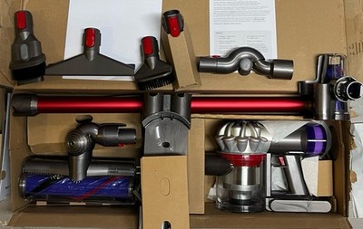 DYSON V8 EXTRA SV25 CORDLESS VACUUM CLEANER w/$150+ IN ADDITIONAL TOOLS NEW