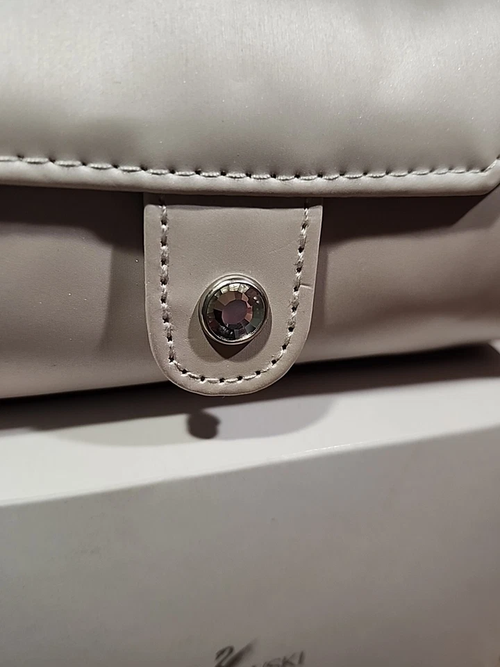 Nova Bolsa de Noite Swarovski Cetim Lilás com Cristal Grande Nova Na Caixa Glamourosa! - Imagem 3 de 4