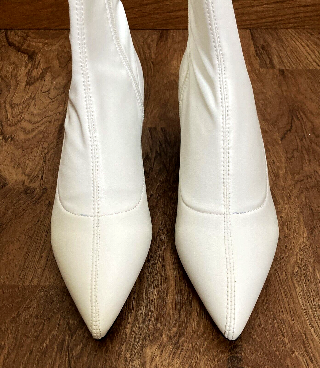 FREE PEOPLE-WHITE-MARILYN KITTEN HEEL BOOTIES-FAUX LEATHER-39 (US