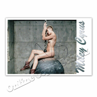 Miley Cyrus  -  WRECKING BALL  °  Autogrammfoto  