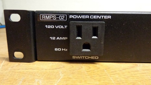 Middle Atlantic Products PD-915R 15 Amp 9 Outlet Power Center Surge Protection - Picture 4 of 4