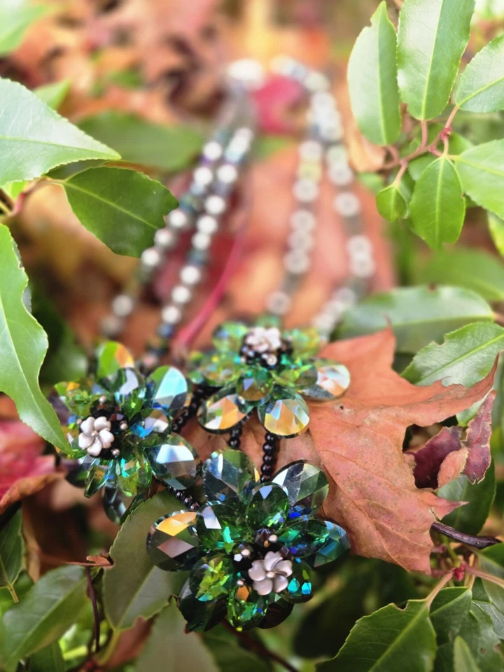 Butler & Wilson Glass Crystal Chunky Flower Jewellery Signed Branded Green - Image 3 of 4