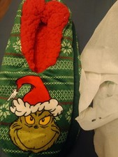 THE GRINCH FUZZY SLIPPER SOCKS SIZE 10-13 NEW