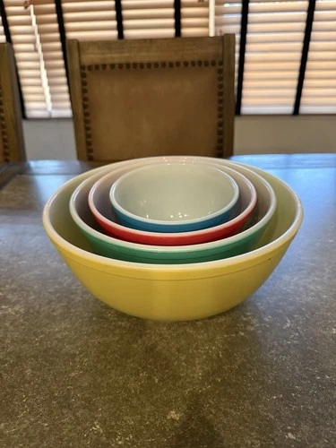 Vintage Pyrex Primary Colors Nesting Mixing Bowls Set Of 4