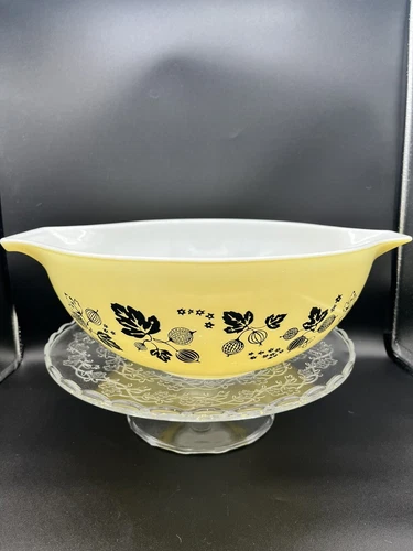 Pyrex 444 Gooseberry Yellow Black Cinderella Mixing Bowl 4 Quart Vintage, NICE!!