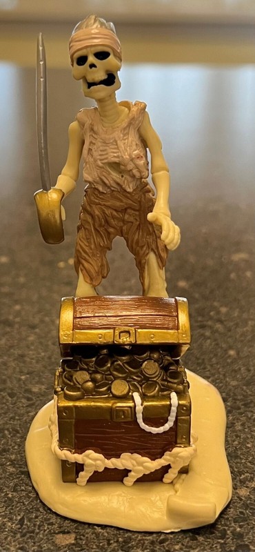 DISNEY RIDES ATTRACTIONS PIRATES CARIBBEAN FIGURINE (WDW and Disneyland)