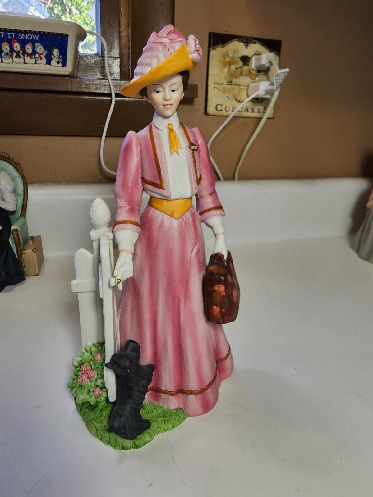 MRS ALBEE Avon Fullsize 1983 President's Club Award Porcelain Figure