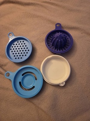 Tupperware Küchenperle Zitruspresse eitrenner Reibe D17 Zitronenpresse grün lila