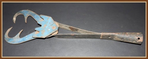 VINTAGE - WORKING SPRING LOADED FROG GIG - FISH GAFF GRABBER - PRIMITIVE GIG
