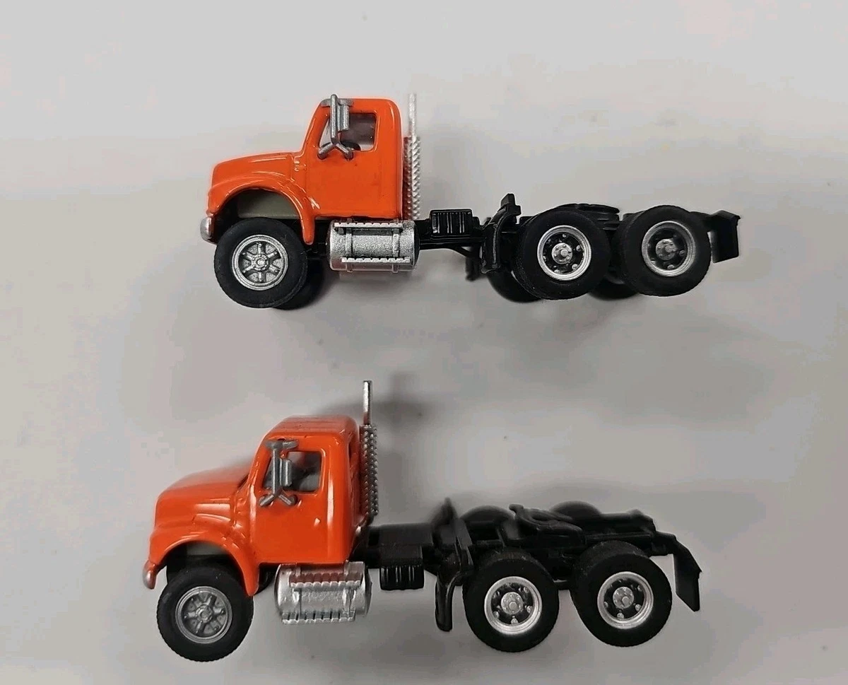 Walthers HO Scale 4900 Dual-Axle Semi Tractor – Orange, 1:87 - View #2