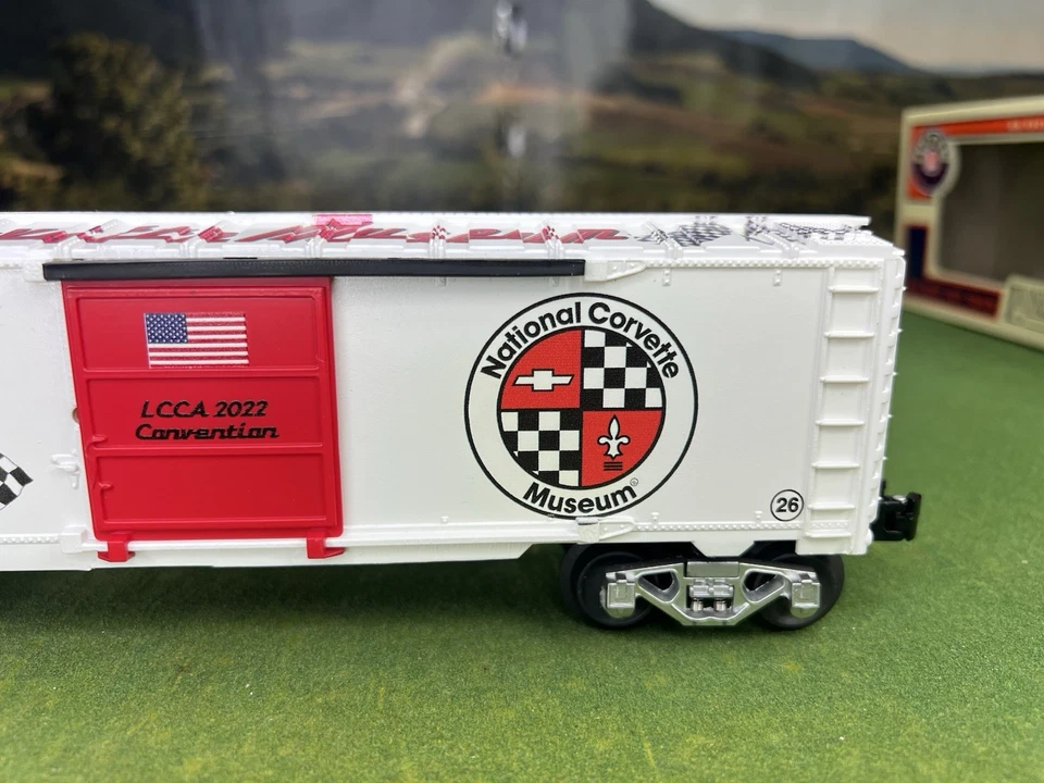 VERY RARE 1 0F ONLY 300 LIONEL 2201240 O LCCA 2022 CORVETTE MUSEUM BOXCAR MIB - Image 3 of 4