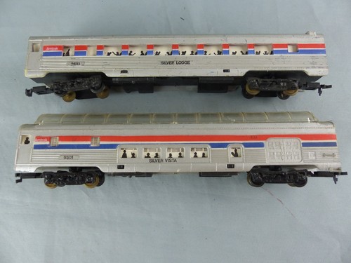 marque inconnue ? Ho , lot de 2 wagons voyageurs AMTRAK 9301 9451 éclairés | Condition: Occasion