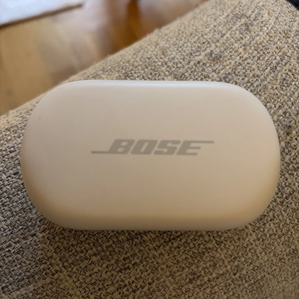 Bose QuietComfort Ultra Earbuds, photo 1 of 2