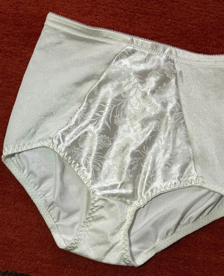 Calcinha de cetim vintage MAIDENFORM FLEXEES controle firme mais fina branca cintilante nova sem etiquetas - Imagem 2 de 4