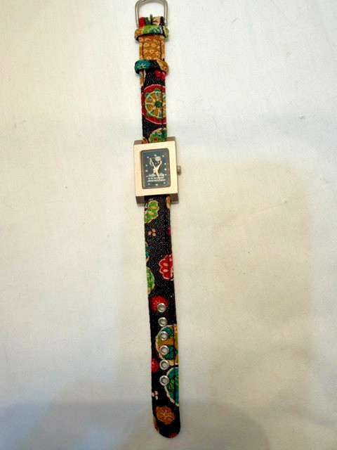 Vintage HELLO KITTY Sanrio Watch 76 00