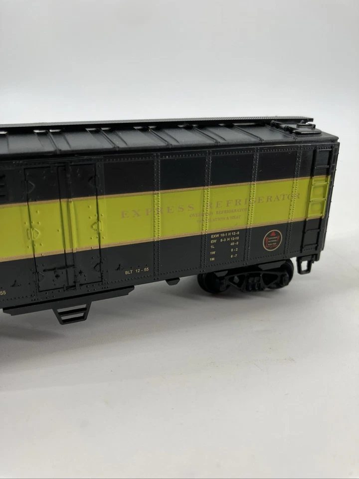 HO Scale 40' Box Car, Canadian National, Black & Green, #10600 - Image 4 of 4
