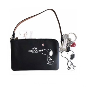 coach snoopy bag
