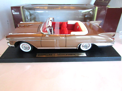Road Legends 92158 Cadillac Eldorado Biarritz 1958 Diecast 1/18
