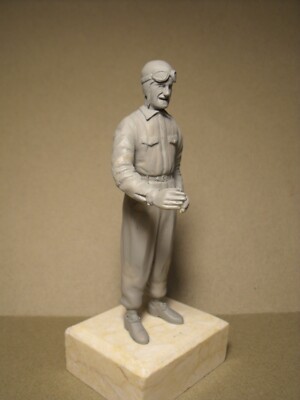 FIGURINE 1/18 BERND ROSEMEYER A COLLER A PEINDRE