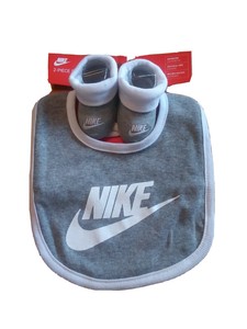 nike baby girl gift set